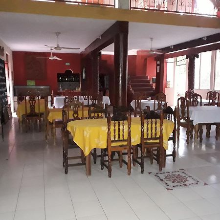 El Chac Mool Bed & Breakfast Santa Elena Екстериор снимка