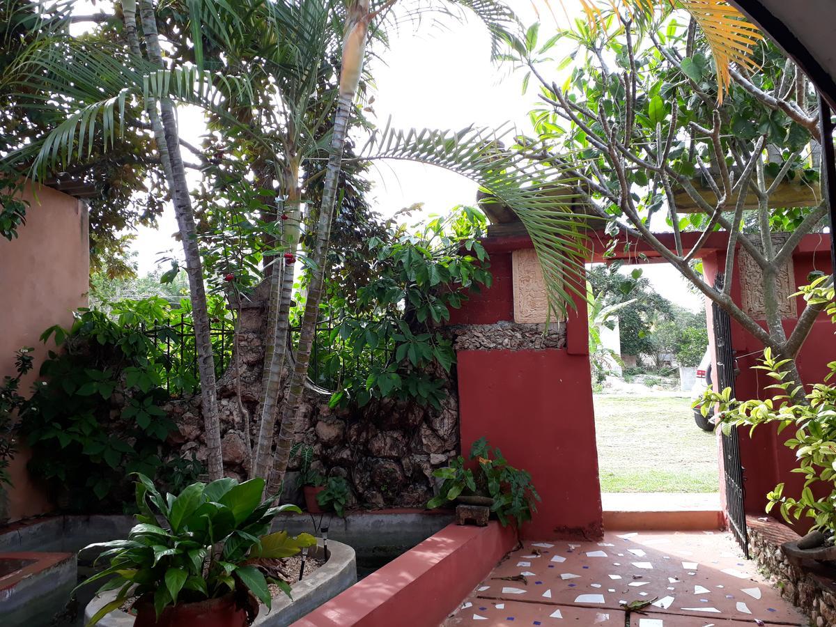 El Chac Mool Bed & Breakfast Santa Elena Екстериор снимка