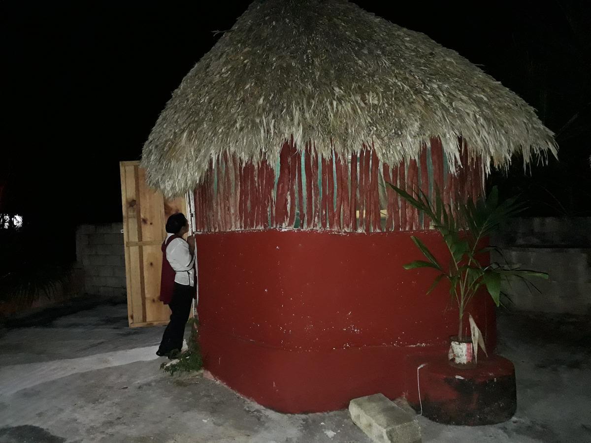 El Chac Mool Bed & Breakfast Santa Elena Екстериор снимка
